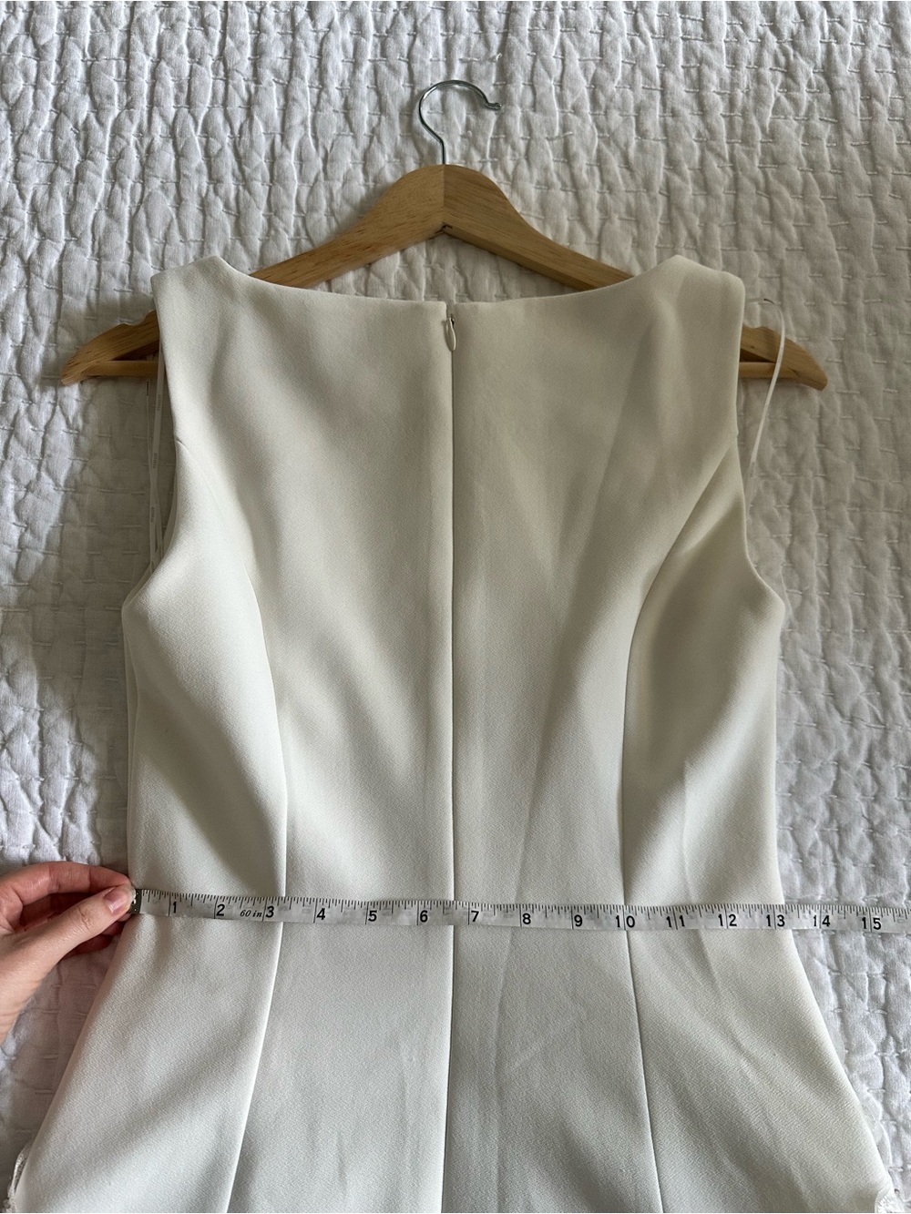 Elliatt Skye Floral Appliqué White Mini Dress - Size Small - Picture 7 of 16